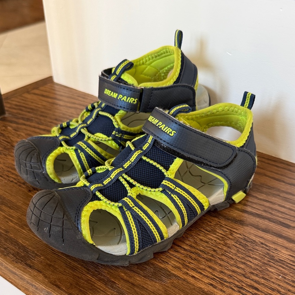 Dream Pairs Kids Sandals - Black and Yellow